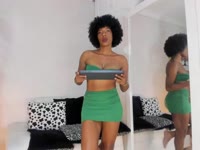 I know I will cheer up your life ♥
I am a woman with great joy !! I love to dance and enjoy the good times ..
Next to me, you will never get bored. And I can do of you, very happy.
What do you expect? Let