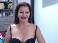 I know what I want and how to get it. My gaze says what words do not dare to express, and my presence ... is impossible to ignore. Each line on my skin tells a story of passion, and I am not afraid to continue writing new chapters. I am intense, I am fire, and I carry it with pride.