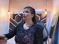 I provoke your mind, ignite your ideas and experiment at your side. A space where the word becomes desire. Here we play with the mind, ignite the imagination and break taboos. I invite you to explore without censorship, with intense, provocative and deeply stimulating conversations.