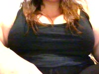 Si tu aimes les rondeurs, et les grosses poitrines alors tu ne seras pas décu !