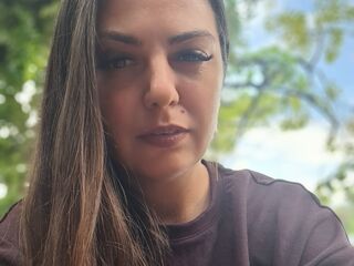 camslut showing pussy AryaMalone