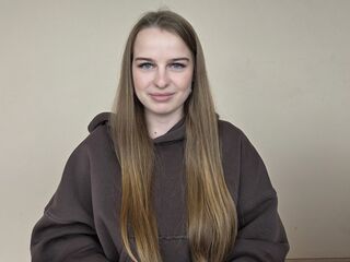camgirl showing tits DonetteSally