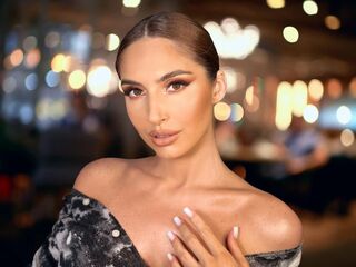 naked cam girl masturbating with vibrator EllieSin