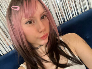 camgirl chat room KayaSnowy