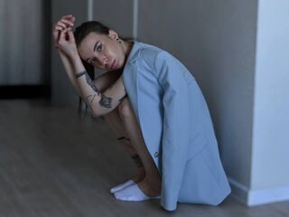 free live chatroom MirnaLatourette