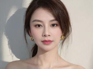 camgirl fingering bald pussy XiaoJuan