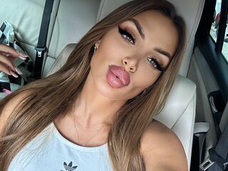 naughty chatroom LeticiaLoren