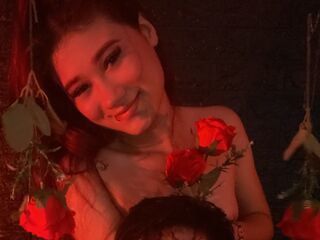 free jasmin webcam LittleAlyy