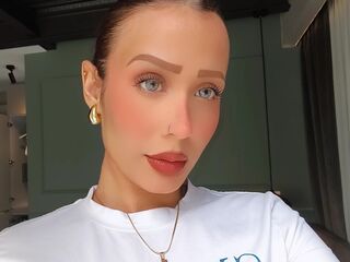 cam slut photo AdrianaRossetti