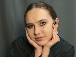 fingering girl webcam  AlanaHowlett