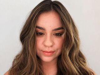 naked cam girl fingering pussy AlexandraThornt