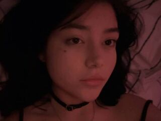topless girl AlisaGlow