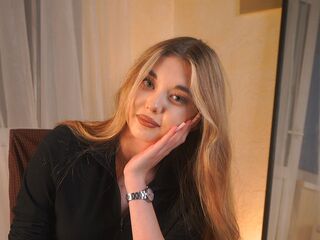 naked girl with webcam masturbating with sextoy AlonaYouell