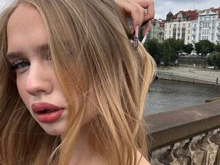 naked camgirl masturbating AmberWindow