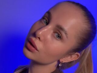 cam stripper AnnelleToulson