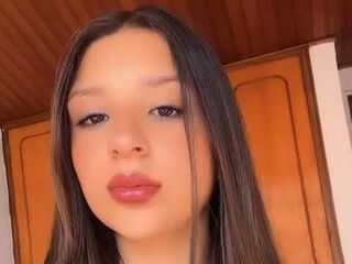 camwhore masturbating with vibrator AriannaValencia