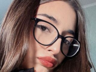 camgirl playing with sextoy BillyeFlegal