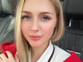 hot cam girl fingering shaved pussy CandiceBless