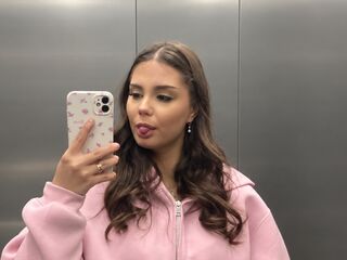 camwhore shaving pussy CarlTomkus
