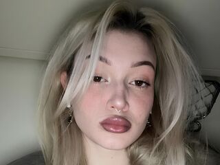 nude cam girl pic CaseyHemmerling