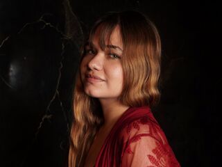 erotic webcam CharlotBlonde