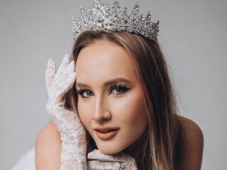 cam girl playing with vibrator ChristyHousten