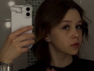 naked girl with webcam masturbating with dildo CorieDemagastris