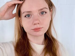 masturbating girl CreolaMarn