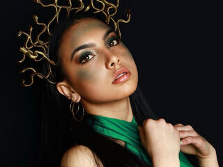 camwhore masturbating with dildo EmilianaEscobar