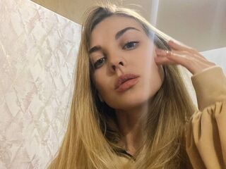 cam girl masturbating with sextoy EmilyHollister