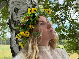 kinky video chat performer EstaCutchin