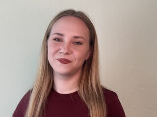 camgirl playing with dildo EugeniaDaily
