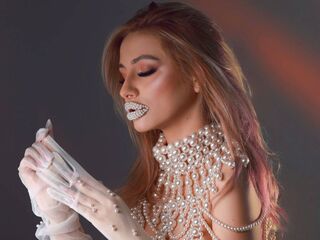 camwhore fingering shaved pussy EveTyson