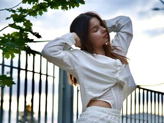 topless webcamgirl GraceHeitger