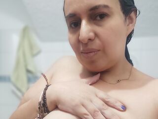 cam bitch IbannaBely