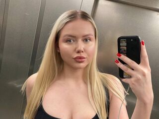girl topless chat JuliaRupert