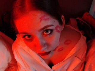 live webcam model JuneGutierrez