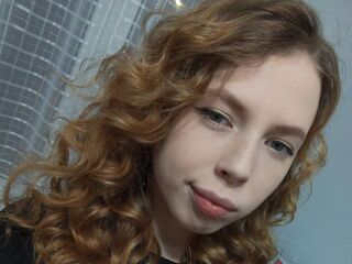 cam girl playing with sextoy KarenNash