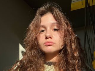 girl shaving pussy KarlenePaiva