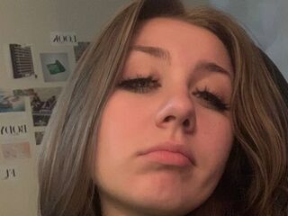 sexy webcamgirl KatiesPiers