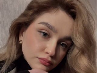 naked webcamgirl photo KileyRipple