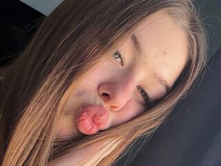 naked camgirl masturbating KristiGroun