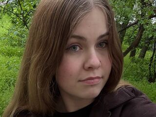 naughty camgirl masturbating with dildo LarondaManatt