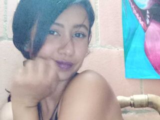 webcam babe chatroom LauSommers