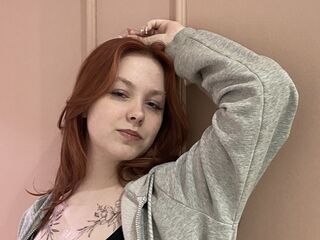 camslut topless LindaBenne