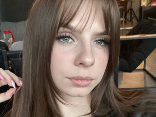 naked camgirl fingering pussy LoiseHarington