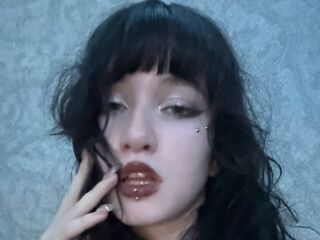 masturbating webcam girl LouisePerrish