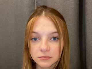 camgirl showing tits LuciMayala