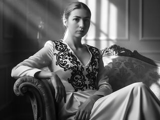 girl fingering shaved pussy LunaNouire