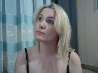 hot cam girl fingering pussy LyndaHuppenbauer
